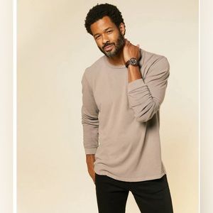 Outerknown Groovy pocket t. Size Medium